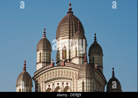 Low angle view of a temple, Dakshineswar Kali Temple, Kolkata, West Bengal, India Banque D'Images