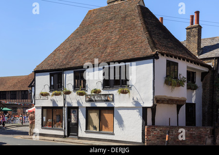 Pas de nom Shop dans aucun nom de rue dans la ville de Sandwich, Kent, Angleterre, Royaume-Uni, Angleterre Banque D'Images