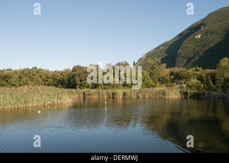 Un petit lac dans le Parc Naturel de Conero, Marches, Italie Banque D'Images