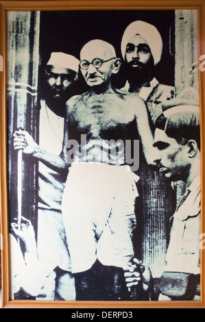 Photo de Mahatma Gandhi avec d'autres combattants de la liberté, de l'Ashram Sabarmati, Ahmedabad, Gujarat, Inde Banque D'Images