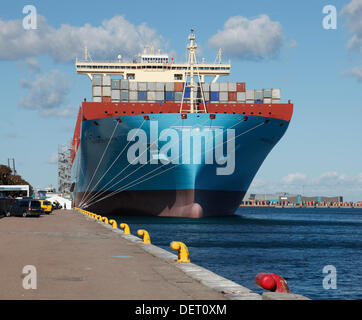 Copenhague, Danemark, 23 sept. Maersk Line triple-E du majestueux navire Maersk est arrivé à Langelinie dans port de Copenhague hier soir pour une semaine de présentation et remise du nom. Le mercredi Son Altesse Royale la princesse héritière noms le plus grand navire.Cette marque l'ouverture du bateau et l'exposition à Langelinie, et le public se voit offrir un tour sur le porte-conteneurs. Plus de 42 000 personnes ont déjà réservé leur billet à bord du navire, à 400 m de long et 59m de large. Le Maersk majestueux est le second de la Maersk a ordonné 20 Tripple-E est livré. Credit : Niels Quist / Alamy Liv Banque D'Images