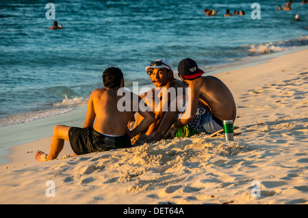 Coucher du soleil Bucuti Beach Resort Aruba Banque D'Images