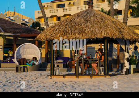 Coucher du soleil Bucuti Beach Resort Aruba Banque D'Images