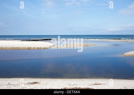 Les paysages. Les derniers moments de l'été sur la plage de Debki, Pologne. Banque D'Images