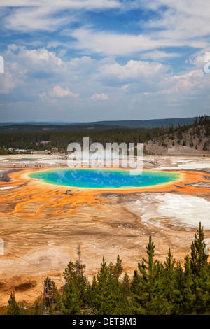 Grand Prismatic Spring à Midway Geyser Basin, Parc National de Yellowstone, Wyoming Banque D'Images