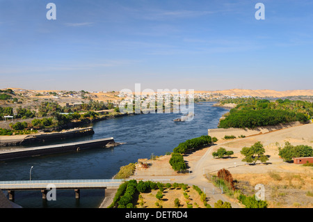 Vue en aval du vieux barrage à Assouan, en Haute Egypte - Banque D'Images