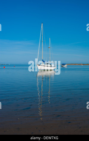 Bateaux amarrés sur l'estuaire de Torridge Taw à Instow, Devon, à l'égard Appledore Banque D'Images