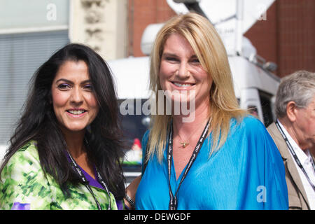 Conférence du Parti travailliste 2013, Brighton, UK. 24.09.2013 Photo montre Sally Bercow (à droite), le président de la Chambre des communes, l'épouse lors de la conférence du parti travailliste à Brighton, 2013. Banque D'Images