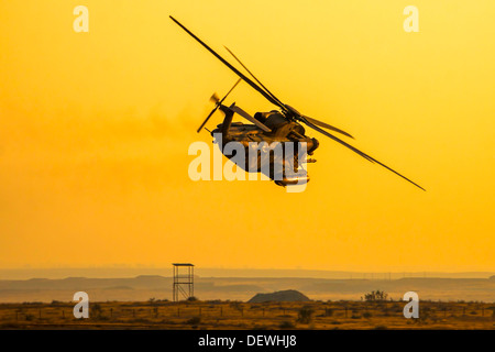 De l'air israélienne (IAF) hélicoptère Sikorsky CH-53 en vol Banque D'Images