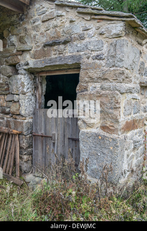 Ancienne grange avec demi-porte Banque D'Images