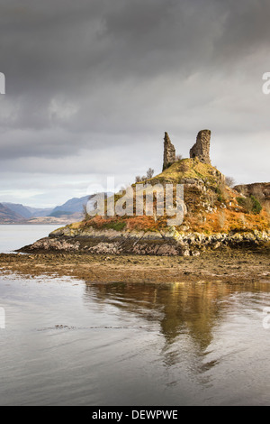 La ruée vers le château à Kyleakin sur l'île de Skye, Ecosse Banque D'Images