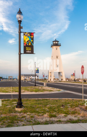 Marché port signe sur un lampadaire près du phare de Jones Park dans le port pour petits bateaux de Gulfport Gulfport, Mississippi Banque D'Images