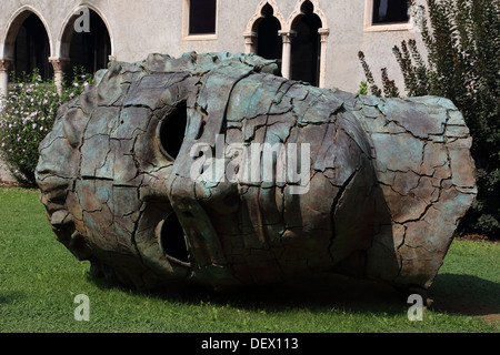 Vérone, Castel Vecchio, Igor Mitoraj sculptures, Italie Banque D'Images