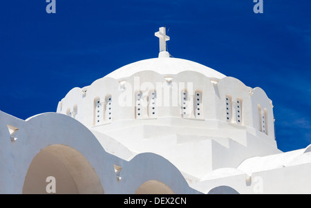 La Cathédrale Orthodoxe métropolitaine dans la ville principale de Fira Santorin Grèce Europe Banque D'Images