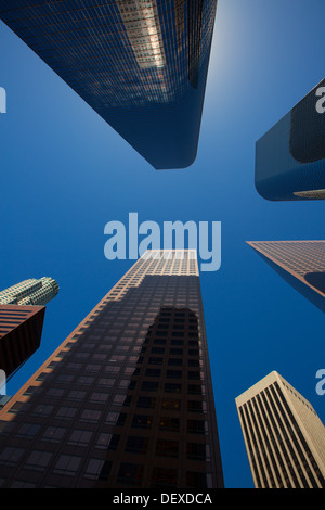 LA Los angeles bâtiments gratte-ciel vu du dessous à la California Banque D'Images