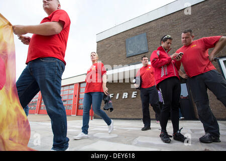 Southend-on-Sea, Royaume-Uni. 25 Septembre, 2013. Les membres de l'Union des pompiers d'entreprendre une action à Southend-on-Sea, Essex Station incendie dans une longue querelle sur les pensions. Credit : Graham whitby boot/Alamy Live News Banque D'Images