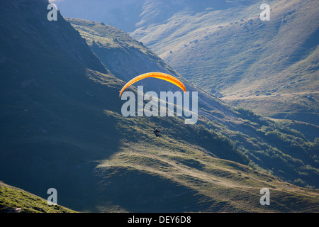 Vallée du Glandon deltaplane Rhone Alpes France Banque D'Images