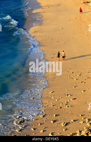 Bali, péninsule de Bukit, plage de Balangan, un populaire backpacker, surfer's destination sud de Bali Banque D'Images