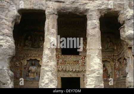 Vue de la partie centrale de l'ancien de roche dans l'ancien de roche Grottes de Yungang Buddhist Temple à partir de la 5e et 6e siècles, près de la ville de Datong dans la province du Shanxi. Chine Banque D'Images