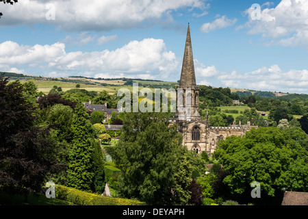 L'église paroissiale de Bakewell dans la campagne du Derbyshire Peak District en Angleterre Banque D'Images