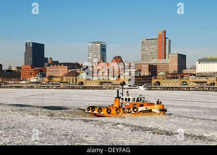 Hofe des brise-glace dans le port de Hambourg Banque D'Images