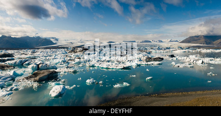 Les icebergs sur la rivière glaciaire Jökulsárlón, lagune, Jökulsárlón, Höfn, Islande Banque D'Images