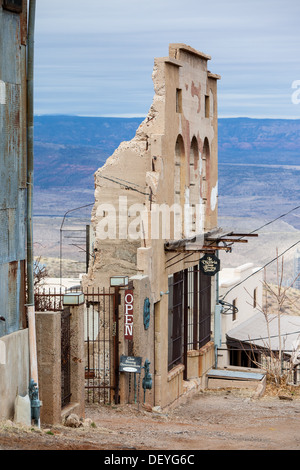 Une façade d'un bâtiment abandonné dans la région de Jerome, Arizona, USA Banque D'Images