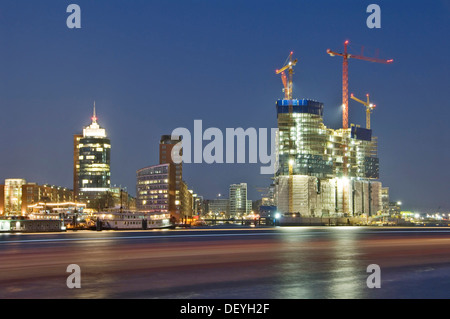 L'Elbphilharmonie Philharmonic Hall en construction dans la Hafencity de Hambourg, ville portuaire Banque D'Images