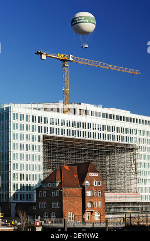 Maison de briques historique en face de la siège de la maison d'édition Spiegel sur le Ericusspitze dans le Banque D'Images