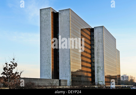 Vattenfall-Haus Ueberseering sur l'immeuble de bureaux dans la ville nord de Winterhude, Hambourg Banque D'Images