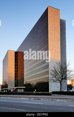 Vattenfall-Haus Ueberseering sur l'immeuble de bureaux dans la ville nord de Winterhude, Hambourg Banque D'Images