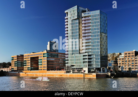 Complexe de bureaux et de l'Ouest Holzhafen tour résidentielle Kristall sur Grossen Elbstrasse, Oevelgoenne, Altona, Hambourg Banque D'Images