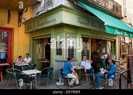 Place du Forum Arles France Provence Pub Bar Café Restaurant Banque D'Images