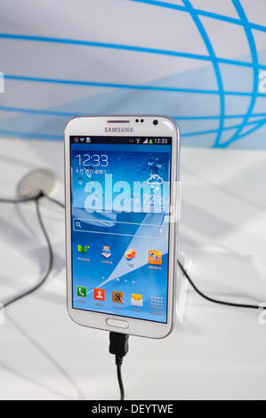 Beijing, Chine - 25 septembre, 2013, PT/EXPO COMM CHINA 2013, l'un des plus importants et influents de l'électronique et des TIC la science et technologie en Asie. Téléphone portable Sumsung Galaxy Note 2 Crédit : Momo leif/Alamy Live News Banque D'Images