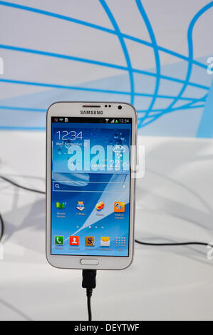 Beijing, Chine - 25 septembre, 2013, PT/EXPO COMM CHINA 2013, l'un des plus importants et influents de l'électronique et des TIC la science et technologie en Asie. Téléphone portable Sumsung Galaxy Note 2 Crédit : Momo leif/Alamy Live News Banque D'Images