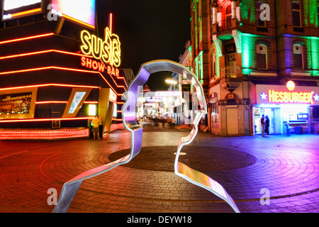 Grosse Freiheit cross street et place Beatles-Platz dans St Pauli, Hambourg Banque D'Images