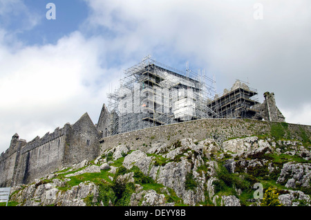 Échafaudage Restauration à Cormac's Chapel à St Patrick's Rock of Cashel, l'Irlande célèbre complexe médiéval Comté de Tipperary Banque D'Images