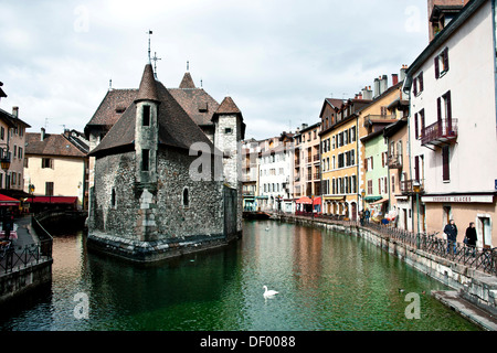 Palais de l'Isle château, dans le centre de le Thiou, Annecy, France, Europe Banque D'Images