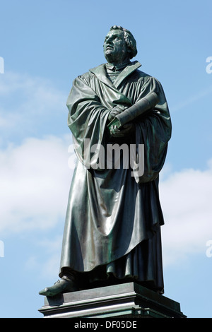 Statue de Martin Luther, 1483 - 1546, réformateur, Luther Memorial, par E Ritschel, 1868, vers, Rhénanie-Palatinat, Allemagne Banque D'Images