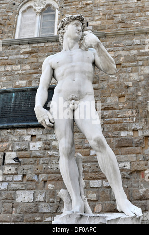 Statue de la renaissance de David, Michelangelo Buonarroti, en face de la Galerie des Offices, Florence, Site du patrimoine mondial de l'UNESCO Banque D'Images