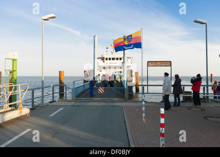Ferry Pier, Holm, petite île de Langeness, Frise du Nord, Schleswig-Holstein, Allemagne du nord Banque D'Images