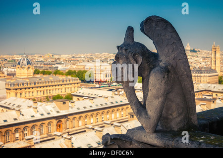 Gargouille sur la Cathédrale Notre-Dame Banque D'Images