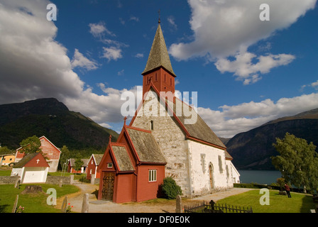 Dale Kyrkje église, dans l'Éclat près des rives de Lusterfjord, Norvège, Europe Banque D'Images