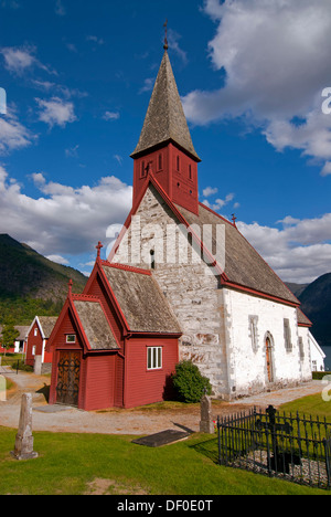 Dale Kyrkje église, dans l'Éclat près des rives de Lusterfjord, Norvège, Europe Banque D'Images