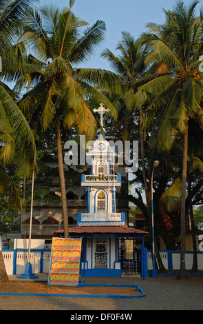 Clocher de l'église orthodoxe syrienne de St Peter et St Paul's à Fort Kochin, Kerala, Inde, Asie Banque D'Images