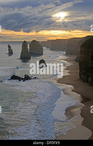 Douze Apôtres, Great Ocean Road, le parc national de Port Campbell, Victoria, Australie Banque D'Images