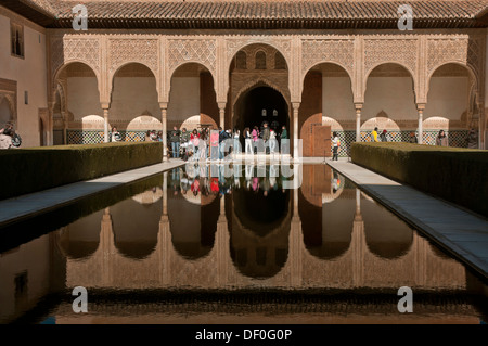 La Cour des Myrtes, Alhambra, Granada, Andalousie, Espagne, Europe Banque D'Images