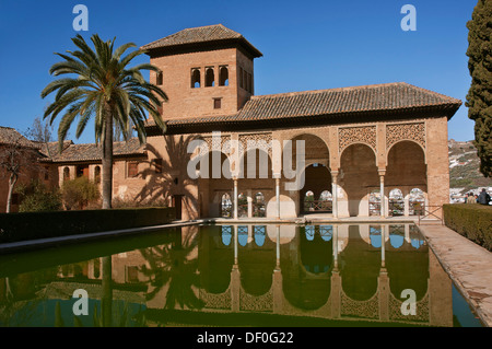 Partal Palace et de l'étang, à l'Alhambra, Grenade, Andalousie, Espagne, Europe Banque D'Images