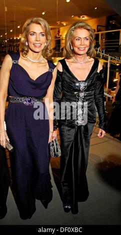 La Bégum Inaara Aga Khan et sa mère Renate Thyssen-Henne (l-r) à la Aids gala à Berlin en 2007. Banque D'Images