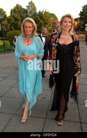 La Bégum Inaara Aga Khan (r) et sa mère Renate Thyssen-Henne (l) à la 60e anniversaire de Friede Springer à Berlin. Banque D'Images